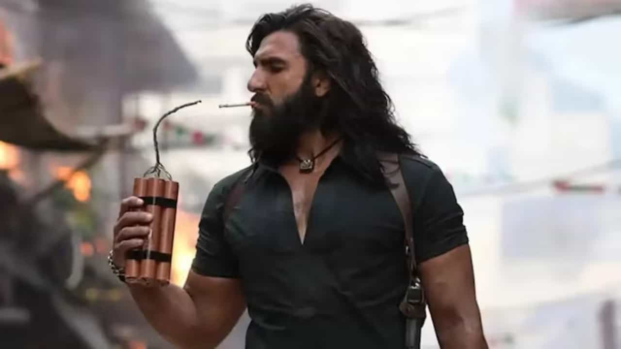 ಪಾಕಿಸ್ತಾನದಲ್ಲಿ ‘ಧುರಂಧರ್’ ಸಿನಿಮಾಕ್ಕೆ ಭಾರಿ ಬೇಡಿಕೆ: ಡಿವಿಡಿ ಬೆಲೆ ಎಷ್ಟು? ಪಾಕಿಸ್ತಾನದಲ್ಲಿ ‘ಧುರಂಧರ್’ ಸಿನಿಮಾಕ್ಕೆ ಭಾರಿ ಬೇಡಿಕೆ: ಡಿವಿಡಿ ಬೆಲೆ ಎಷ್ಟು?