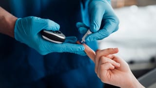 ಹೆರಿಗೆಯ ನಂತರ ಮುಟ್ಟು ವಿಳಂಬವಾಗುವುದು ಅಪಾಯಕಾರಿಯೇ? ಯಾವಾಗ ವೈದ್ಯರ ಸಲಹೆ ಪಡೆಯಬೇಕು?