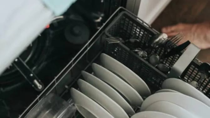 ತನ್ನ ಒಪ್ಪಿಗೆ ಇಲ್ಲದೆ ಪತ್ನಿ ಡಿಶ್​ವಾಶರ್ ತಂದಿದ್ದಕ್ಕೆ ಪತಿ ಮಾಡಿದ್ದೇನು?