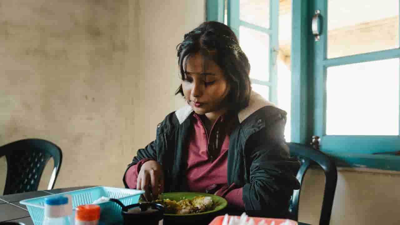 ಎಷ್ಟೇ ಕಡಿಮೆ ತಿಂದ್ರು ತೂಕ ಹೆಚ್ಚಾಗುವುದಕ್ಕೆ ಕಾರಣ ಏನ್ ಗೊತ್ತಾ? ಇದನ್ನು ತಡೆಯಲು ಈ ಟಿಪ್ಸ್ ಪಾಲಿಸಿ