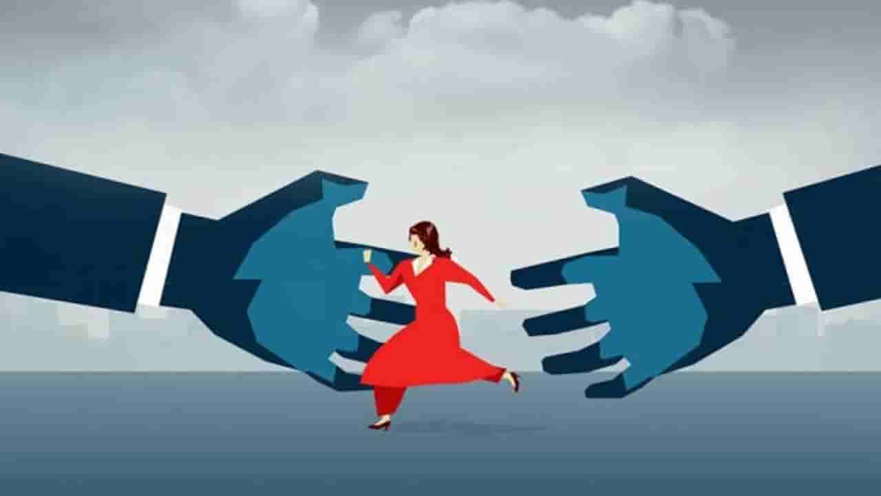 ಬೆಂಗಳೂರು: ಕುಡಿದ ಮತ್ತಲ್ಲಿ ಯುವತಿಯೊಂದಿಗೆ ಅಸಭ್ಯ ವರ್ತನೆ, ಪೊಲೀಸರ ಮೇಲೆಯೂ ಹಲ್ಲೆ!