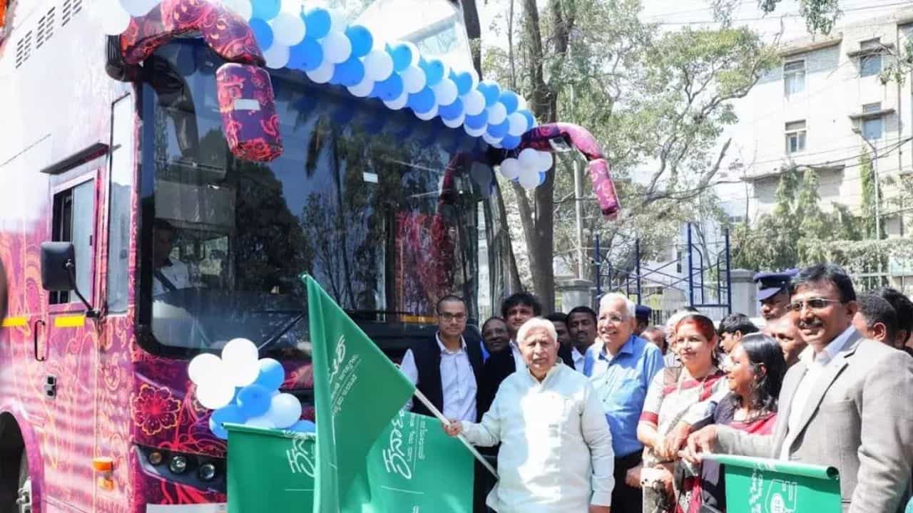 ಬೆಂಗಳೂರಲ್ಲೂ ರಸ್ತೆಗಿಳಿದ ಡಬಲ್​​ ಡೆಕ್ಕರ್​​ ಬಸ್​​ಗಳು: ಟಿಕೆಟ್​​ ದರ, ಬುಕ್ಕಿಂಗ್​​ ಕುರಿತ ಮಾಹಿತಿ ಇಲ್ಲಿದೆ