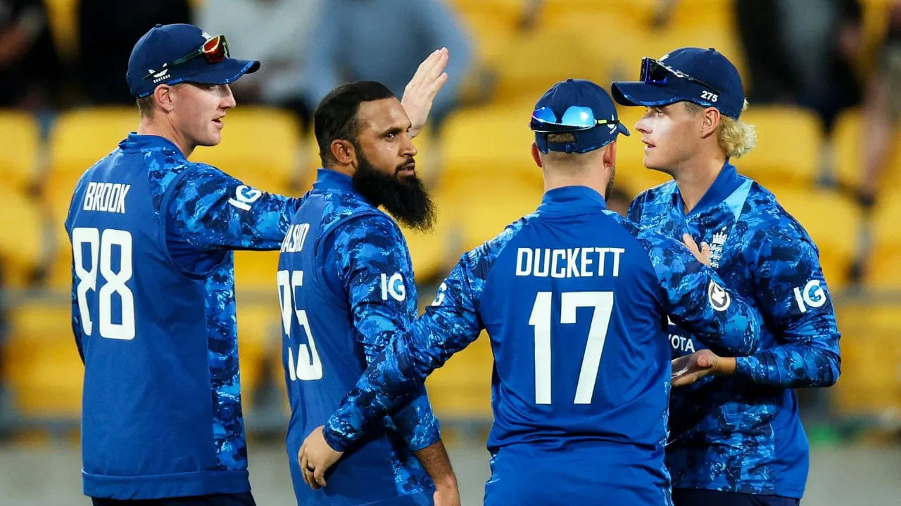 2026 ರ ಟಿ20 ವಿಶ್ವಕಪ್ ಭಾರತ ಹಾಗೂ ಶ್ರೀಲಂಕಾದ ಆತಿಥ್ಯದಲ್ಲಿ ನಡೆಯುತ್ತಿರುವುದು ಎಲ್ಲರಿಗೂ ಗೊತ್ತಿರುವ ಸಂಗತಿಯೆ. ಆದರೆ ಭಾರತದಲ್ಲಿ ನಡೆಯಲಿರುವ ವಿಶ್ವಕಪ್ ಪಂದ್ಯಗಳಲ್ಲಿ ಭಾಗವಹಿಸಲು ಪಾಕಿಸ್ತಾನ ಮೂಲದ ಆಟಗಾರರು ಹಾಗೂ ಅಧಿಕಾರಿಗಳಿಗೆ ಭಾರತದ ವೀಸಾ ಸಿಗುವುದು ಅನುಮಾನವಾಗಿತ್ತು. ಇದರಿಂದ ವಿಶ್ವಕಪ್​ನಲ್ಲಿ ಭಾಗವಹಿಸುವ ತಂಡಗಳಿಗೆ ಸಂಕಷ್ಟ ಎದುರಾಗಿತ್ತು.
