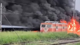 ಕೇರಳದ ರೈಲ್ವೆ ನಿಲ್ದಾಣದ ಪಾರ್ಕಿಂಗ್​ನಲ್ಲಿ ಅಗ್ನಿ ಅವಘಡ