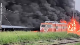 ಬೆಂಗಳೂರು ಏರ್​ಪೋರ್ಟ್ ಚೆಕಿಂಗ್ ಪಾಯಿಂಟ್ ಬಳಿಯೇ ರೋಡ್​ರೇಜ್: ಸಿನಿಮೀಯ ರೀತಿಯಲ್ಲಿ ಕಾರು ಚೇಸ್ ಮಾಡಿ ಬೈಕ್ ಸವಾರನ ಕಿರಿಕ್