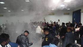 ಲೈಟ್​ನಲ್ಲಿ ಕಾಣಿಸಿಕೊಂಡ ಹೊಗೆ, ಪತ್ರಿಕಾಗೋಷ್ಠಿ ಮೊಟಕುಗೊಳಿಸಿದ ಮಾಯಾವತಿ