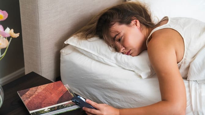 ರಾತ್ರಿ ನಿದ್ದೆಯಿಂದ ಪದೇ ಪದೇ ಎಚ್ಚರವಾಗಿ ನಿದ್ರೆ ಹಾಳಾಗುತ್ತಿದ್ಯಾ?