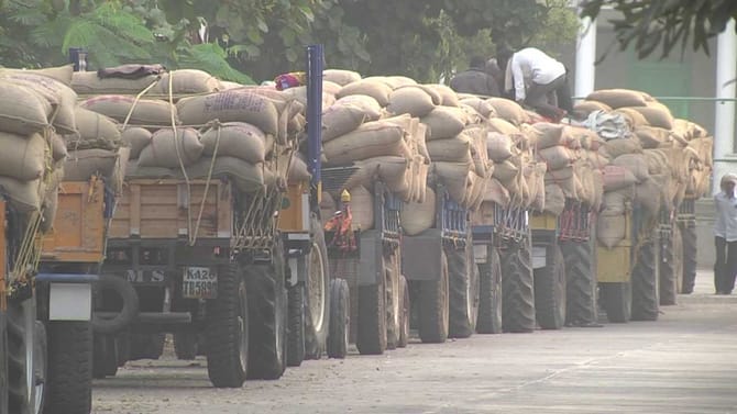 ಸರ್ಕಾರದ ವಿರುದ್ಧ ಸಿಡಿದೆದ್ದ ಮೆಕ್ಕೆಜೋಳ ರೈತರು