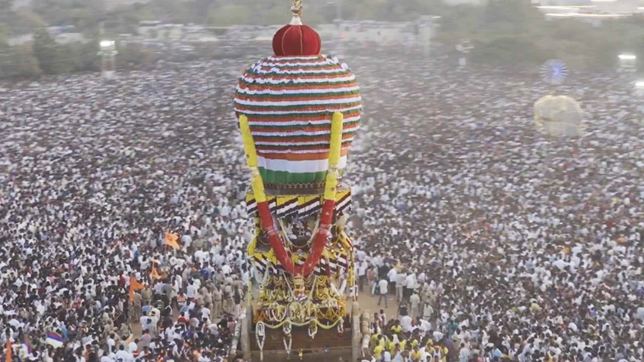 ಗವಿಸಿದ್ದೇಶ್ವರ ಜಾತ್ರೆ ಜನಸಂಖ್ಯೆ, ಭಕ್ತಿ ಮತ್ತು ದಾಸೋಹದ ವಿಚಾರದಲ್ಲಿ ಹೊಸ ಮೈಲಿಗಲ್ಲು ಸೃಷ್ಟಿಸಿದೆ. ಗವಿಸಿದ್ದಪ್ಪನ ಆಶೀರ್ವಾದ ನಾಡಿನ ಜನತೆಯ ಮೇಲೆ ಸದಾ ಇರಲಿ ಎಂಬ ಹಾರೈಕೆಯೊಂದಿಗೆ ಈ ಬಾರಿಯ ಮಹೋತ್ಸವ ಸಂಪನ್ನಗೊಂಡಿದೆ.