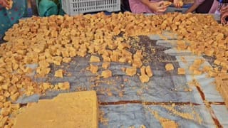 ರಾಯಚೂರು: ಗೃಹಲಕ್ಷ್ಮಿ ಹಣದಲ್ಲಿ ಫ್ರಿಡ್ಜ್ ಖರೀದಿಸಿದ ಮಹಿಳೆ