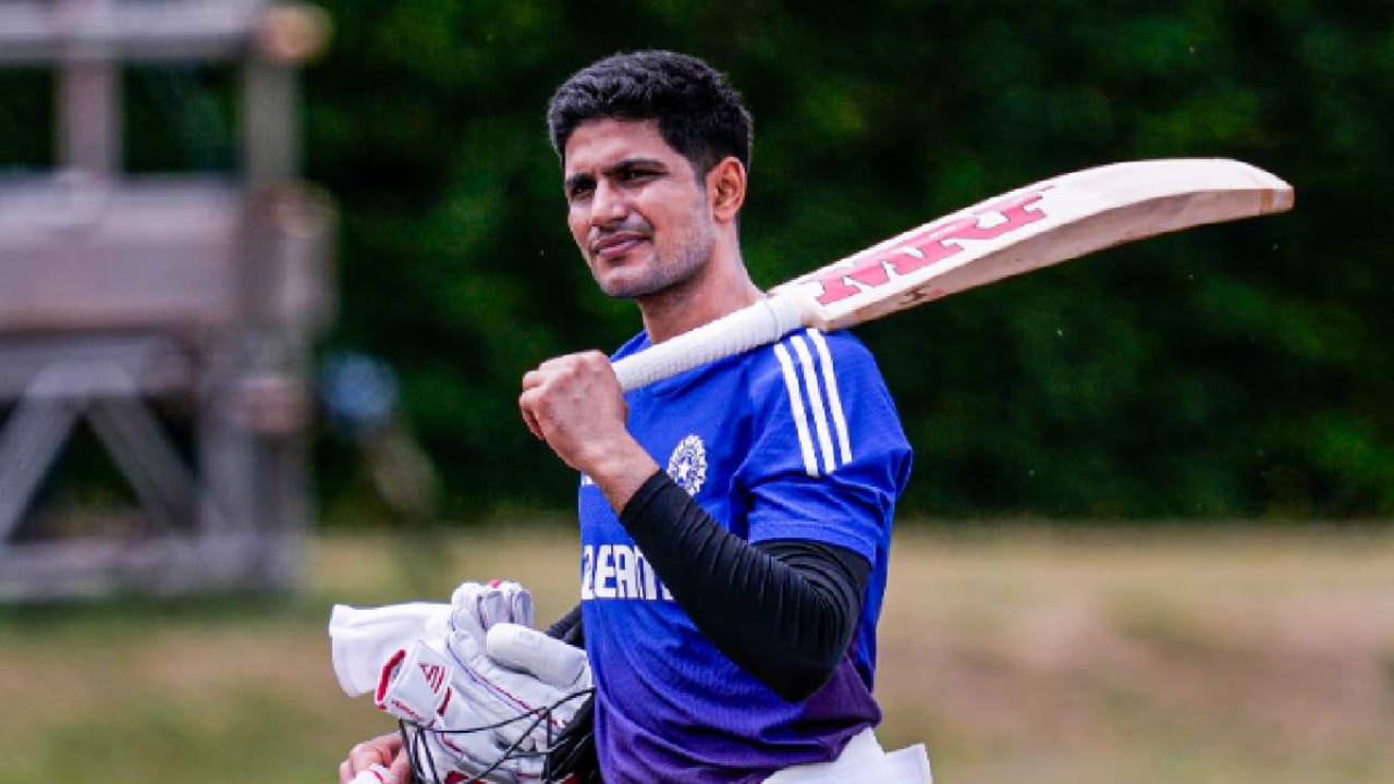 ನ್ಯೂಜಿಲೆಂಡ್ ವಿರುದ್ಧದ ಏಕದಿನ ಸರಣಿಗೂ ಮುನ್ನ ಟಿ20 ವಿಶ್ವಕಪ್ ತಂಡದ ಆಯ್ಕೆಯ ಕುರಿತು ಮಾತನಾಡಿದ ಶುಭಮನ್ ಗಿಲ್, ‘ನಾನು ಆಯ್ಕೆದಾರರ ನಿರ್ಧಾರವನ್ನು ಗೌರವಿಸುತ್ತೇನೆ. ಟಿ20 ವಿಶ್ವಕಪ್‌ಗಾಗಿ ತಂಡಕ್ಕೆ ಶುಭ ಹಾರೈಸುತ್ತೇನೆ. ನನ್ನ ಹಣೆಬರಹದಲ್ಲಿ ಬರೆದಿರುವುದನ್ನು ಯಾರಿಂದಲೂ ಬದಲಿಸಲು ಸಾಧ್ಯವಿಲ್ಲ. ಒಬ್ಬ ಆಟಗಾರ ಯಾವಾಗಲೂ ದೇಶಕ್ಕಾಗಿ ತನ್ನ ಕೈಲಾದಷ್ಟು ಮಾಡಲು ಬಯಸುತ್ತಾನೆ ಎಂದಿದ್ದಾರೆ.