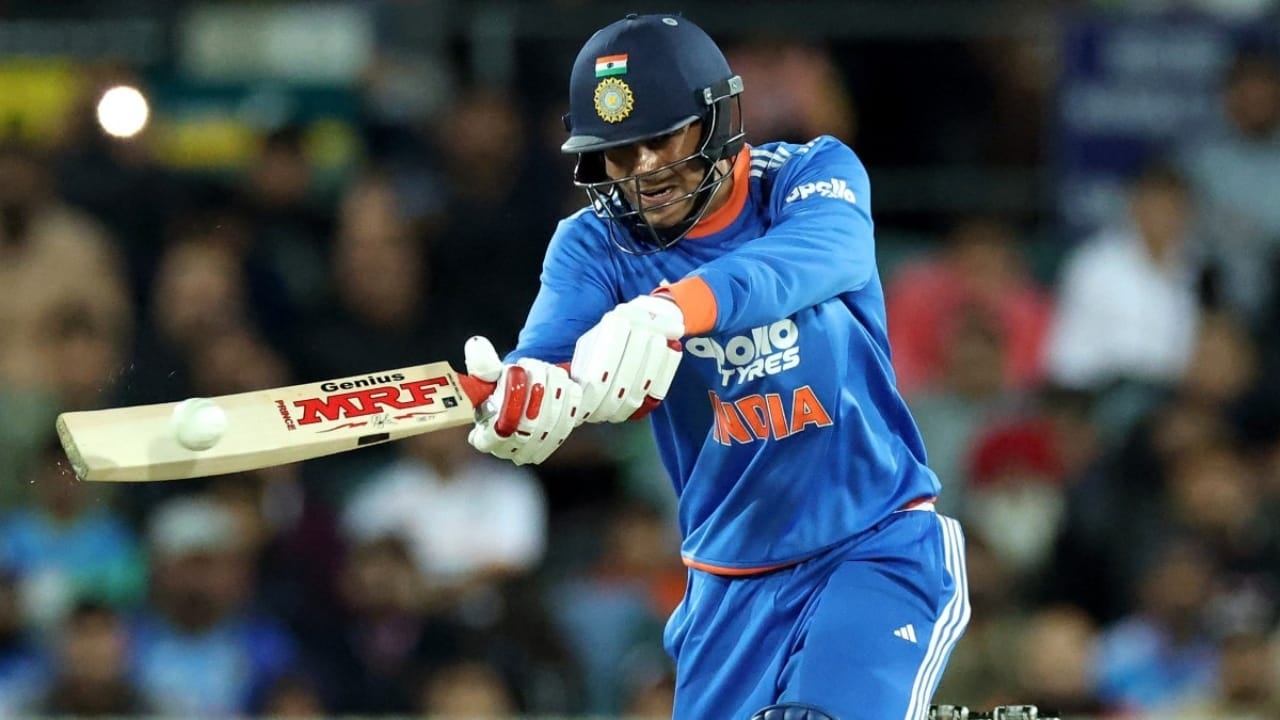 ಮೇಲೆ ಹೇಳಿದಂತೆ ಜನವರಿ 11 ರಿಂದ ಪ್ರಾರಂಭವಾಗುವ ನ್ಯೂಜಿಲೆಂಡ್ ವಿರುದ್ಧದ ಏಕದಿನ ಸರಣಿಯಲ್ಲಿ ಶುಭಮನ್ ಗಿಲ್ ತಂಡವನ್ನು ಮುನ್ನಡೆಸಲಿದ್ದಾರೆ, ಆದರೆ ಅವರ ಫಾರ್ಮ್ ಪ್ರಸ್ತುತ ಕಳಪೆಯಾಗಿದೆ. ಗಿಲ್ ಅವರ ದೊಡ್ಡ ಸಮಸ್ಯೆ ಎಂದರೆ ಟಿ20 ಮತ್ತು ಏಕದಿನ ಮಾದರಿಗಳಲ್ಲಿ ಅವರ ಕಳಪೆ ಪ್ರದರ್ಶನ. ಫೆಬ್ರವರಿ 20, 2025 ರಿಂದ ಗಿಲ್ ಏಕದಿನ ಪಂದ್ಯಗಳಲ್ಲಿ ಒಂದು ಅರ್ಧಶತಕವನ್ನೂ ಬಾರಿಸಿಲ್ಲ. ತಮ್ಮ ಕೊನೆಯ ಎಂಟು ಏಕದಿನ ಇನ್ನಿಂಗ್ಸ್‌ಗಳಲ್ಲಿ ರನ್ ಬರ ಎದುರಿಸಿರುವ ಗಿಲ್ ಅವರ ಅತ್ಯುತ್ತಮ ಸ್ಕೋರ್ ಕೇವಲ 46 ರನ್ ಆಗಿದೆ.
