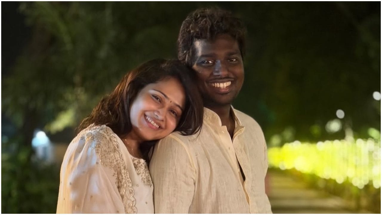 ಅಟ್ಲಿ ಹಾಗೂ ಪ್ರಿಯಾ ಬಾಂಧವ್ಯ ಗಟ್ಟಿಯಾಗಿದೆ. ಇಬ್ಬರೂ ಹಾಯಾಗಿ ಸಂಸಾರ ನಡೆಸುತ್ತಿದ್ದಾರೆ. ಆದರೆ, ಅಟ್ಲಿ ದೇಹದ ಬಣ್ಣದ ಕಾರಣಕ್ಕೆ ಅವರನ್ನು ಅನೇಕರು ಟೀಕೆ ಮಾಡಿದ್ದು ಇದೆ. ಈ ಟೀಕೆಗಳು ಅವರ ದಾಂಪತ್ಯಕ್ಕೆ ತೊಂದರೆ ಮಾಡಿಲ್ಲ.