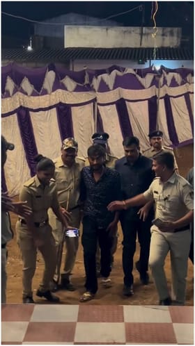 ಗಿಲ್ಲಿನ ಕಳ್ಳನ ರೀತಿ ಕರೆತಂದ ಪೊಲೀಸರು