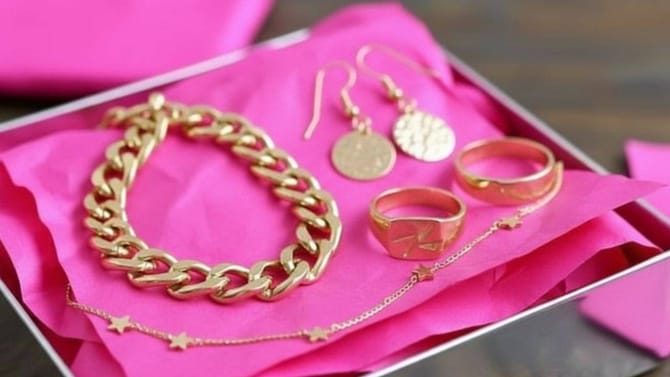 ಚಿನ್ನ, ಬೆಳ್ಳಿ ಖರೀದಿಸಿದಾಗ ಅದಕ್ಕೆ ಗುಲಾಬಿ ಕಾಗದವನ್ನೇ ಏಕೆ ಬಳಸುತ್ತಾರೆ?