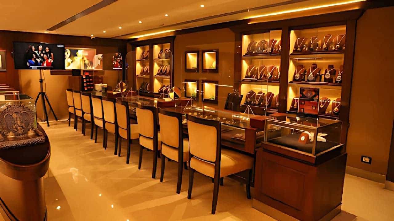 Gold Rate Today: ಚಿನ್ನದ ಬೆಲೆ ಗ್ರಾಮ್​ಗೆ 755 ರೂ ಇಳಿಕೆ; ಇಲ್ಲಿದೆ ದರಪಟ್ಟಿ