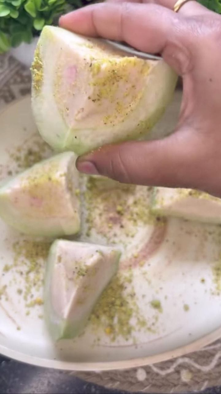 ಮನೆಯಲ್ಲೇ ಮಾಡಿ ಫ್ರೆಶ್ ಸೀಬೆಹಣ್ಣಿನ ಐಸ್ ಕ್ರೀಮ್, ಇಲ್ಲಿದೆ ರೆಸಿಪಿ