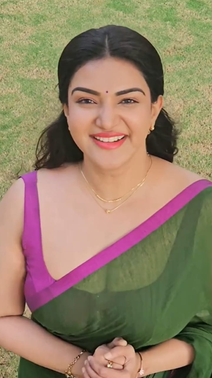 ಮುತ್ತು ಕೊಟ್ಟು ಹೊಸ ವರ್ಷದ ಶುಭಾಶಯ ತಿಳಿಸಿದ ಹನಿ ರೋಸ್