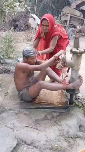 ಕೈಕಾಲು ಕಟ್ಟಿ ಗಂಡನಿಗೆ ಸ್ನಾನ ಮಾಡಿಸಿದ ಹೆಂಡತಿ!