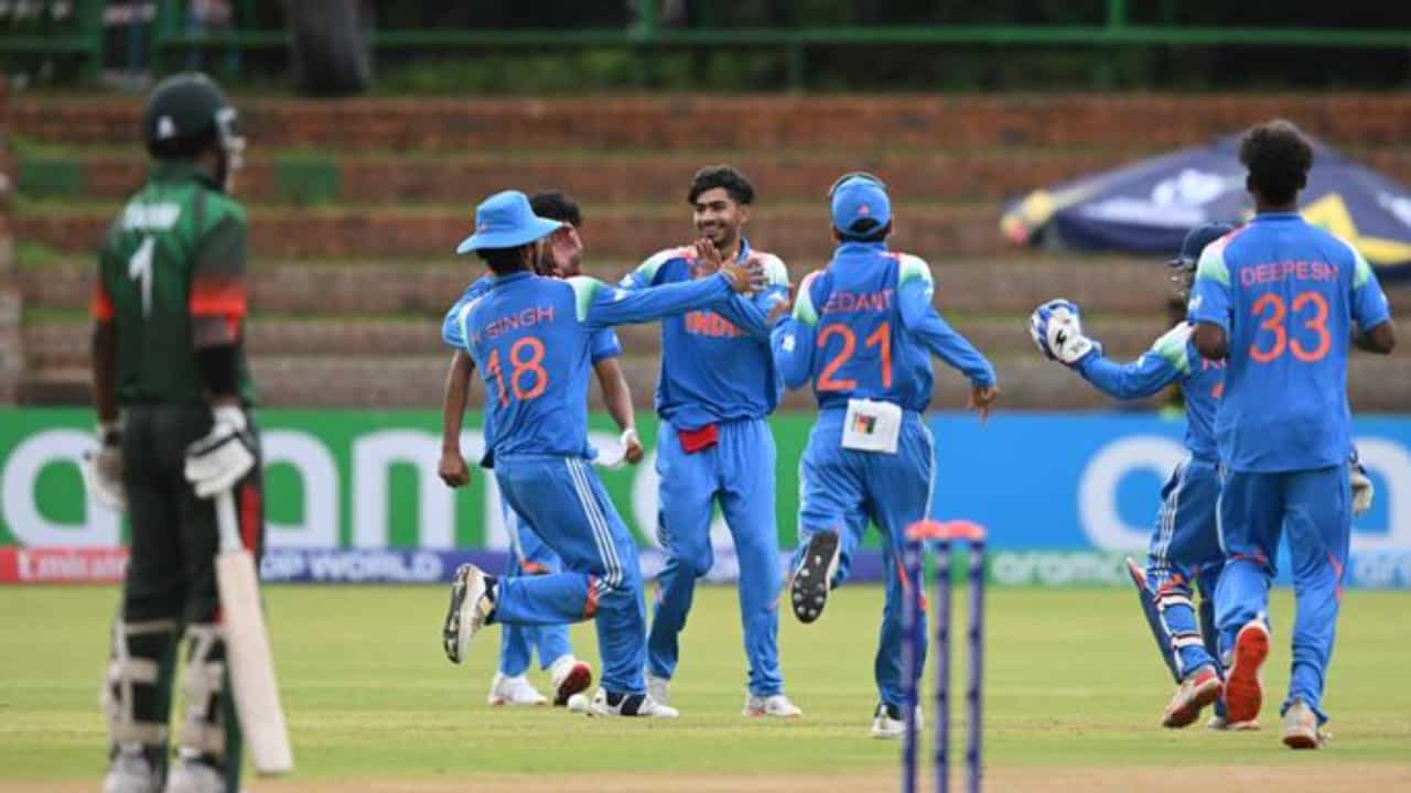U19 World Cup 2026: ಬಾಂಗ್ಲಾವನ್ನು ಬಗ್ಗುಬಡಿದು ಸತತ 2ನೇ ಗೆಲುವು ದಾಖಲಿಸಿದ ಭಾರತ U19 World Cup 2026: ಬಾಂಗ್ಲಾವನ್ನು ಬಗ್ಗುಬಡಿದು ಸತತ 2ನೇ ಗೆಲುವು ದಾಖಲಿಸಿದ ಭಾರತ