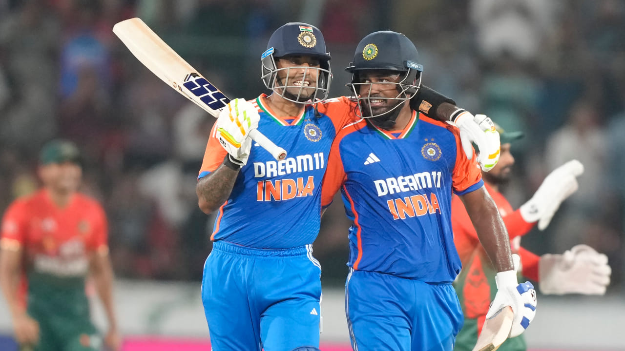 ಆದರೆ ಈ ವರದಿ ಬಹಿರಂಗವಾದ ಒಂದು ದಿನದ ಬಳಿಕ ಬಿಸಿಸಿಐ, ಬಾಂಗ್ಲಾದೇಶ ಆಟಗಾರನನ್ನು ಐಪಿಎಲ್ನಿಂದ ಹೊರಹಾಕಿತ್ತು. ಇದೀಗ ಇದರ ಜೊತೆಗೆ ಟೀಂ ಇಂಡಿಯಾದ ಬಾಂಗ್ಲಾದೇಶ ಪ್ರವಾಸವನ್ನು ಮತ್ತೆ ಮುಂದೂಡಲು ಬಿಸಿಸಿಐ ನಿರ್ಧರಿಸಿದೆ ಎಂದು ಇಂಡಿಯನ್ ಎಕ್ಸ್ಪ್ರೆಸ್ ವರದಿ ಮಾಡಿದೆ.