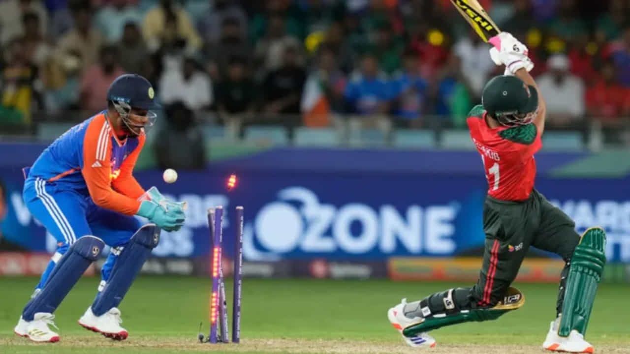 ಎಲ್ಲವೂ ಅಂದುಕೊಂಡಂತೆ ನಡೆದಿದ್ದರೆ, ಟೀಂ ಇಂಡಿಯಾ ಬಾಂಗ್ಲಾದೇಶ ಪ್ರವಾಸವನ್ನು 2025 ರಲ್ಲೇ ಮಾಡಬೇಕಿತ್ತು. ಆ ಪ್ರವಾಸದಲ್ಲಿ ಭಾರತ ತಂಡ ಏಕದಿನ ಹಾಗೂ ಟಿ20 ಸರಣಿಯನ್ನು ಆಡಬೇಕಿತ್ತು. ಆದರೆ ಆ ಸಮಯದಲ್ಲಿ ಬಾಂಗ್ಲಾದೇಶದಲ್ಲಿ ಭುಗಿಲೆದ್ದ ಹಿಂಸಾಚಾರದಿಂದಾಗಿ ಟೀಂ ಇಂಡಿಯಾದ ಪ್ರವಾಸವನ್ನು ಬಿಸಿಸಿಐ ಮುಂದೂಡಿತ್ತು.