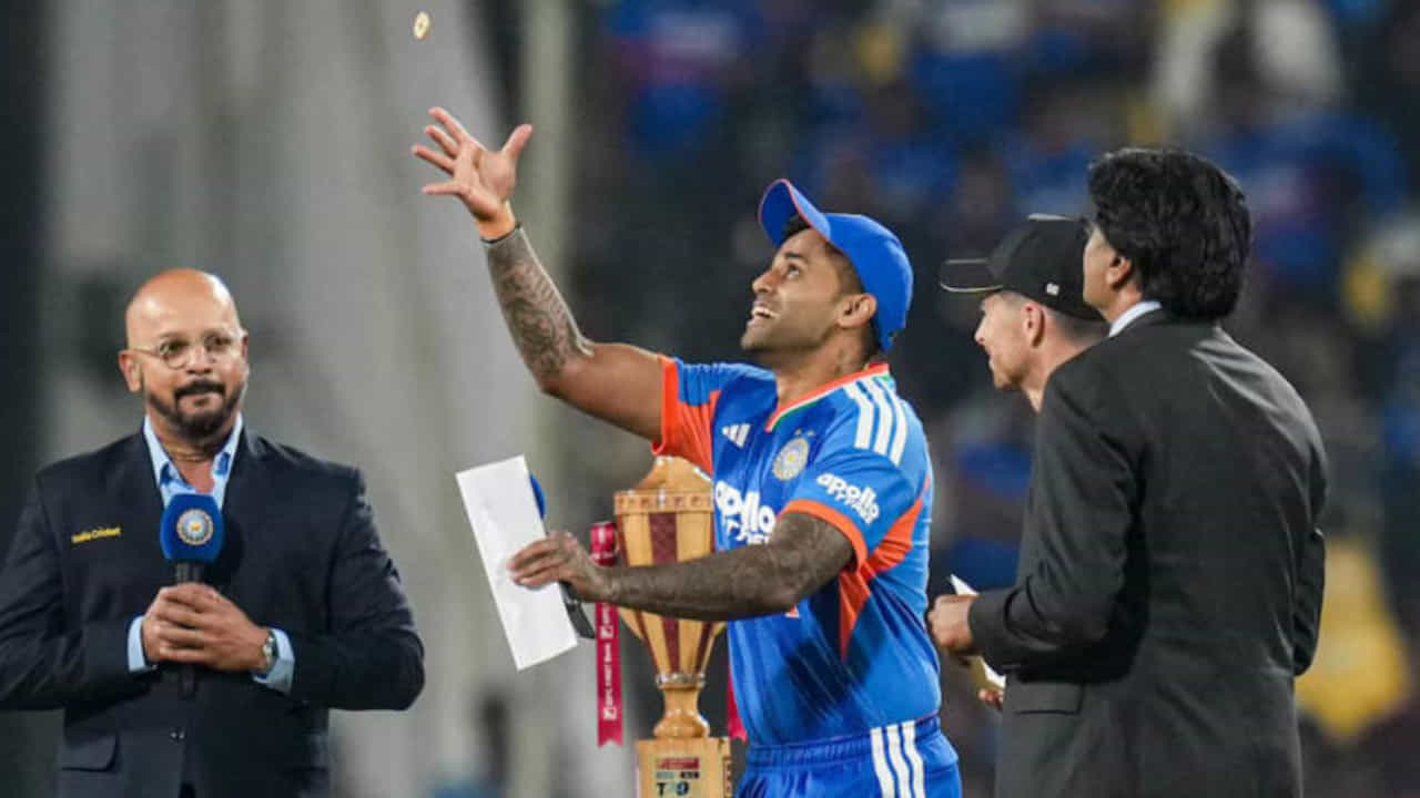 IND vs NZ: ಟಾಸ್ ಗೆದ್ದ ಟೀಂ ಇಂಡಿಯಾ ಬೌಲಿಂಗ್ ಆಯ್ಕೆ; ತಂಡದಲ್ಲಿ 2 ಬದಲಾವಣೆ