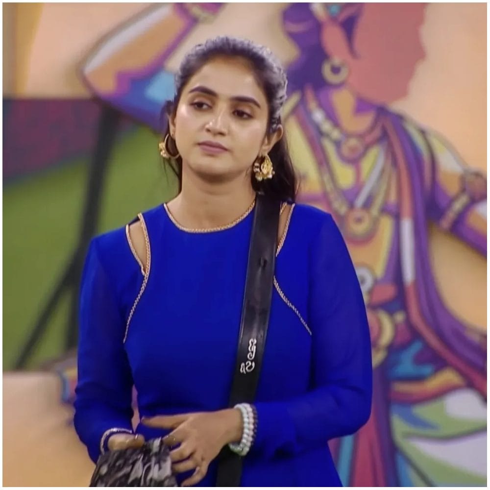 ಆ್ಯಂಕರ್ ಜಾನ್ವಿ ಅವರು ವಿವಾದಗಳಿಂದ ಬಿಗ್ ಬಾಸ್ ಮನೆಯಲ್ಲಿ ಚರ್ಚೆ ಆಗಿದ್ದರು. ಅವರಯ 63ನೇ ದಿನಕ್ಕೆ ದೊಡ್ಮನೆಯಿಂದ ಎಲಿಮಿನೇಟ್ ಆದರು. 