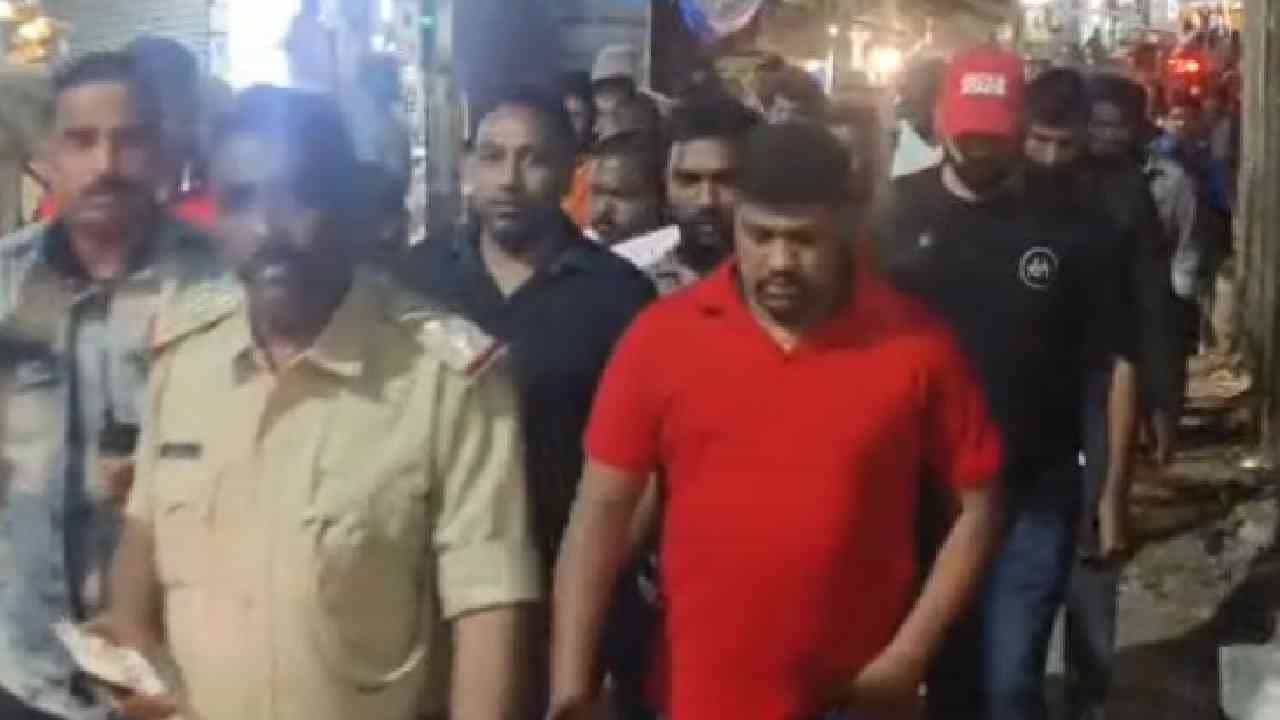 ಬಳ್ಳಾರಿ ಬೆನ್ನಲ್ಲೇ ಬೆಂಗಳೂರಿನಲ್ಲೂ ಗಲಭೆ: ಓಂ ಶಕ್ತಿ ಮಾಲಾಧಾರಿಗಳ ಮೇಲೆ ಕಲ್ಲು ತೂರಾಟ