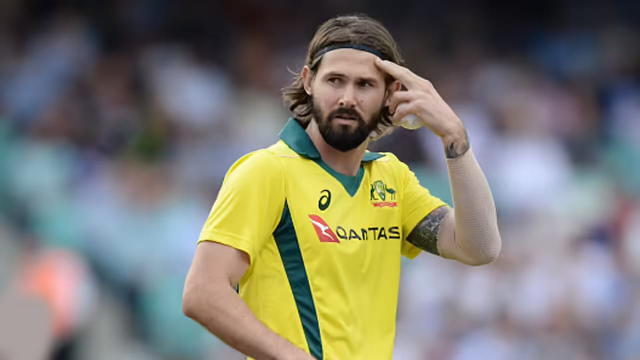 ಆಸ್ಟ್ರೇಲಿಯಾ ಪರ 25 ಏಕದಿನ ಪಂದ್ಯಗಳಲ್ಲಿ ಕಣಕ್ಕಿಳಿದಿದ್ದ ಕೇನ್ ರಿಚರ್ಡ್ಸನ್ 1312 ಎಸೆತಗಳನ್ನು ಎಸೆದಿದ್ದರು. ಈ ವೇಳೆ 1240 ರನ್ ನೀಡುವ ಮೂಲಕ ಒಟ್ಟು 39 ವಿಕೆಟ್ ಕಬಳಿಸಿದ್ದರು. ಆದರೆ ಕಳೆದ 5 ವರ್ಷಗಳಲ್ಲಿ ಅವರು ಆಸ್ಟ್ರೇಲಿಯಾ ಪರ ಒಂದೇ ಏಕದಿನ ಪಂದ್ಯವಾಡಿರಲಿಲ್ಲ ಎಂಬುದು ಉಲ್ಲೇಖಾರ್ಹ.