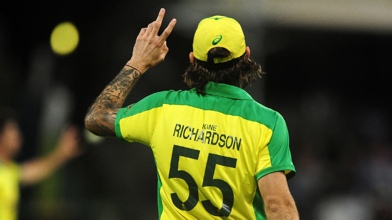 ಅಂದಹಾಗೆ ಕೇನ್ ರಿಚರ್ಡ್ಸನ್ ಐಪಿಎಲ್​ನಲ್ಲಿ ಪುಣೆ ವಾರಿಯರ್ಸ್, ರಾಜಸ್ಥಾನ್ ರಾಯಲ್ಸ್ ಹಾಗೂ ರಾಯಲ್ ಚಾಲೆಂಜರ್ಸ್ ಬೆಂಗಳೂರು ಪರ ಕಣಕ್ಕಿಳಿದಿದ್ದರು. ಅದರಲ್ಲೂ 2021 ರಲ್ಲಿ  ಆರ್​ಸಿಬಿ ಪರ ಕಣಕ್ಕಿಳಿದ ಬಳಿಕ ಅವರು ಇಂಡಿಯನ್ ಪ್ರೀಮಿಯರ್ ಲೀಗ್​ನಿಂದಲೂ ಕಣ್ಮರೆಯಾಗಿದ್ದರು. ಇದೀಗ ಅಂತಾರಾಷ್ಟ್ರೀಯ ಕ್ರಿಕೆಟ್​ಗೆ ನಿವೃತ್ತಿ ಘೋಷಿಸಿ ಸುದ್ದಿಯಾಗಿದ್ದಾರೆ.