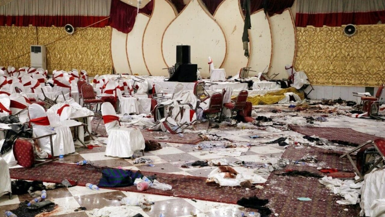 ಮದುವೆ ಮನೆಗೆ ಸೂತಕ ತಂದ ದಾಳಿಕೋರ: ಆತ್ಮಾಹುತಿ ಬಾಂಬ್ ದಾಳಿಗೆ 7 ಜನ ಸಾವು ಮದುವೆ ಮನೆಗೆ ಸೂತಕ ತಂದ ದಾಳಿಕೋರ: ಆತ್ಮಾಹುತಿ ಬಾಂಬ್ ದಾಳಿಗೆ 7 ಜನ ಸಾವು