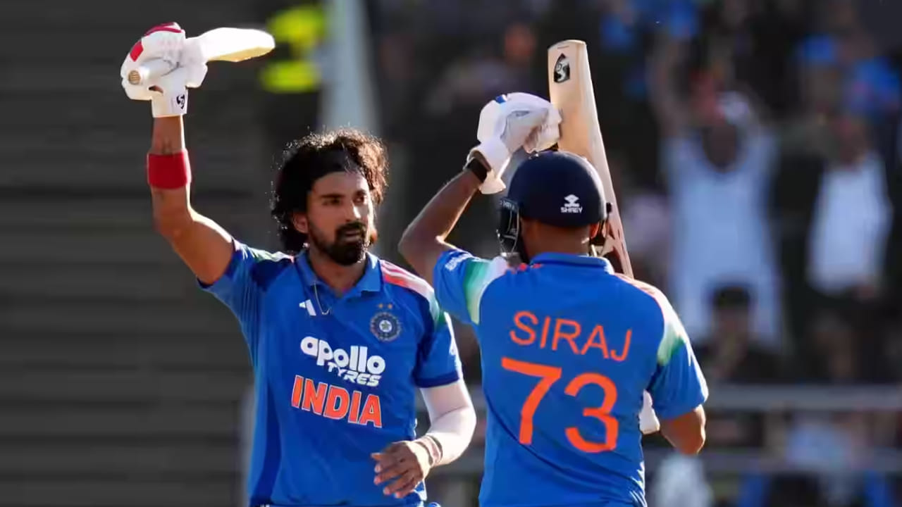 ರಾಜ್​ಕೋಟ್​ನ ನಿರಂಜನ್ ಶಾ ಮೈದಾನದಲ್ಲಿ ನಡೆದ ಈ ಪಂದ್ಯದಲ್ಲಿ ಟಾಸ್ ಗೆದ್ದ ನ್ಯೂಝಿಲೆಂಡ್ ತಂಡದ ನಾಯಕ ಮೈಕೆಲ್ ಬ್ರೇಸ್​ವೆಲ್ ಬೌಲಿಂಗ್ ಆಯ್ದುಕೊಂಡಿದ್ದರು. ಅದರಂತೆ ಮೊದಲು ಬ್ಯಾಟ್ ಮಾಡಿದ ಟೀಮ್ ಇಂಡಿಯಾ ಪರ ಕೆಎಲ್ ರಾಹುಲ್ (112) ಅಜೇಯ ಶತಕ ಸಿಡಿಸಿದ್ದರು. ಈ ಶತಕದ ನೆರವಿನೊಂದಿಗೆ ಭಾರತ ತಂಡವು 50 ಓವರ್​ಗಳಲ್ಲಿ 7 ವಿಕೆಟ್ ಕಳೆದುಕೊಂಡು 284 ರನ್ ಕಲೆಹಾಕಿತು.