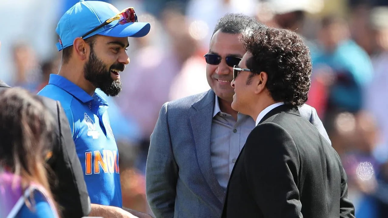 ರಾಜ್‌ಕೋಟ್‌ನ ನಿರಂಜನ್ ಶಾ ಕ್ರೀಡಾಂಗಣದಲ್ಲಿ ನಡೆಯುತ್ತಿರುವ ಭಾರತ ಮತ್ತು ನ್ಯೂಜಿಲೆಂಡ್ ನಡುವಿನ ಎರಡನೇ ಏಕದಿನ ಪಂದ್ಯದಲ್ಲಿ ವಿರಾಟ್ ಕೊಹ್ಲಿ ಐತಿಹಾಸಿಕ ಮೈಲಿಗಲ್ಲು ಸ್ಥಾಪಿಸಿದ್ದಾರೆ. ಆದಾಗ್ಯೂ ಕೊಹ್ಲಿ ಮತ್ತೊಂದು ಇತಿಹಾಸ ಸೃಷ್ಟಿಸುವ ಅವಕಾಶವನ್ನು ಕೈಚೆಲ್ಲಿದ್ದಾರೆ. ಮೂರನೇ ಏಕದಿನದಲ್ಲಿ ಗಮನಾರ್ಹ ಪ್ರದರ್ಶನ ನೀಡಿದ ವಿರಾಟ್, ಸಚಿನ್ ತೆಂಡೂಲ್ಕರ್ ಅವರ ಪ್ರಮುಖ ದಾಖಲೆಯೊಂದನ್ನು ಮುರಿದಿದ್ದಾರೆ.