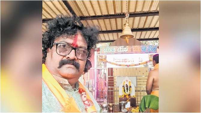 ಧಾರವಾಡ ಬಸ್ ಡಿಪೋದಲ್ಲಿ ಹನುಮಾನ್ ಗುಡಿ ನಿರ್ಮಿಸಿದ ಮುಸ್ಲಿಂ ವ್ಯಕ್ತಿ!