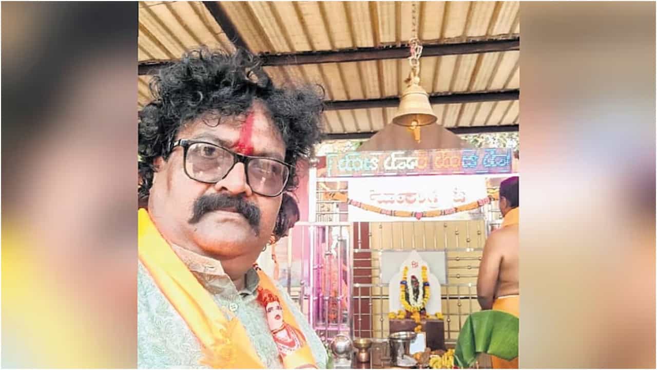 ಧಾರವಾಡ ಬಸ್ ಡಿಪೋದಲ್ಲಿ ಹನುಮಾನ್ ಗುಡಿ ನಿರ್ಮಿಸಿದ ಮುಸ್ಲಿಂ ವ್ಯಕ್ತಿ! ಸಹೋದರತ್ವ, ಗೌರವದ ಸಂಕೇತ ಎಂದ ಲಾಲ್ ಸಾಬ್