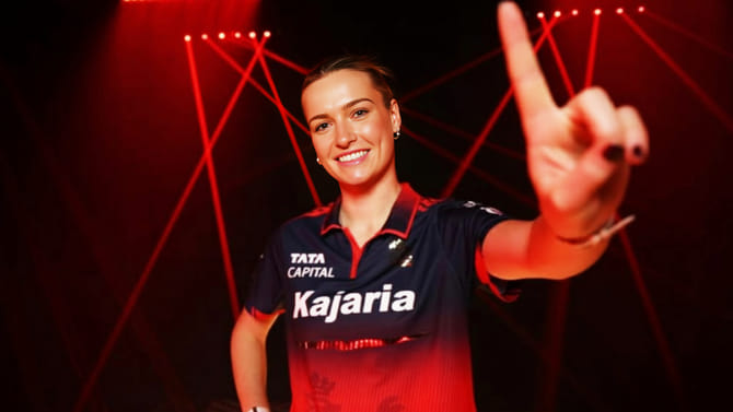 ಒಂದೇ ಒಂದು ಎಸೆತದಿಂದ ಭರ್ಜರಿ ದಾಖಲೆ ತಪ್ಪಿಸಿಕೊಂಡ ಲಾರೆನ್ ಬೆಲ್