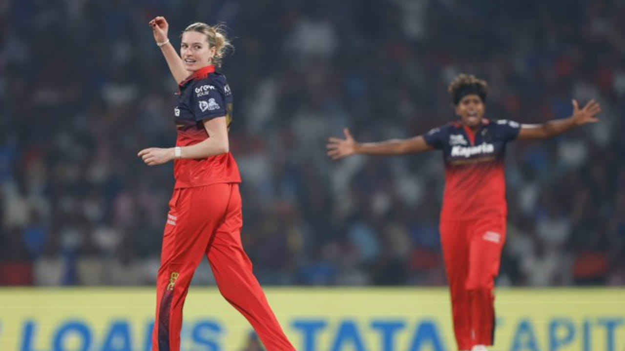 ಮೊದಲ 10 ಎಸೆತಗಳಲ್ಲಿ ಯಾವುದೇ ರನ್ ನೀಡದೆ ಚೊಚ್ಚಲ ವಿಕೆಟ್ ಉರುಳಿಸಿದ ಬೆಲ್ ಮೊದಲ 10 ಎಸೆತಗಳಲ್ಲಿ ಯಾವುದೇ ರನ್ ನೀಡದೆ ಚೊಚ್ಚಲ ವಿಕೆಟ್ ಉರುಳಿಸಿದ ಬೆಲ್