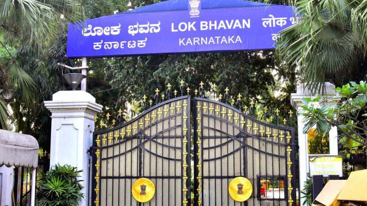 ಕರ್ನಾಟಕ ಲೋಕಭವನವನ್ನ ಐಇಡಿ RDX ಬಾಂಬ್ನಿಂದ ಸ್ಫೋಟಿಸುವುದಾಗಿ ಬೆದರಿಕೆ ಕರ್ನಾಟಕ ಲೋಕಭವನವನ್ನ ಐಇಡಿ RDX ಬಾಂಬ್ನಿಂದ ಸ್ಫೋಟಿಸುವುದಾಗಿ ಬೆದರಿಕೆ