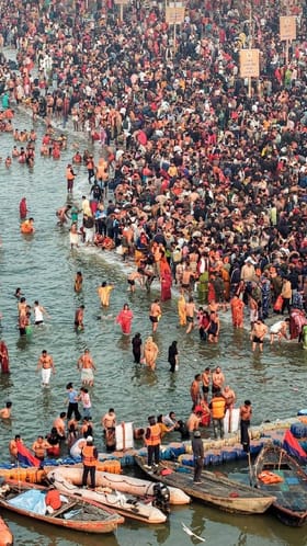ಸಂಕ್ರಾಂತಿ ಪ್ರಯುಕ್ತ ಸಂಗಮದಲ್ಲಿ ಮಿಂದೆದ್ದ ಭಕ್ತರು