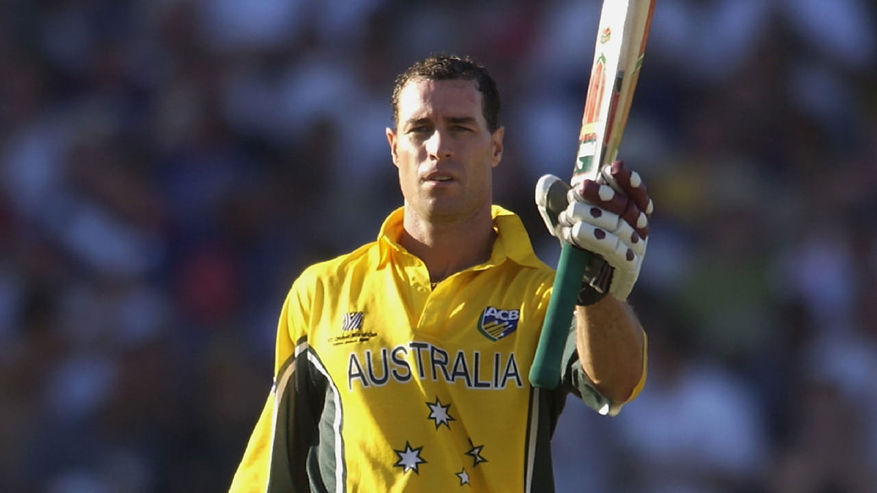 ಇದಕ್ಕೂ ಮುನ್ನ ಈ ವಿಶ್ವ ದಾಖಲೆ ಆಸ್ಟ್ರೇಲಿಯಾ ತಂಡದ ಮಾಜಿ ಆಟಗಾರ ಮೈಕೆಲ್ ಬೆವೆನ್ ಹೆಸರಿನಲ್ಲಿತ್ತು. ಲಿಸ್ಟ್ ಎ ಕ್ರಿಕೆಟ್‌ನಲ್ಲಿ 385 ಇನಿಂಗ್ಸ್ ಆಡಿರುವ ಮೈಕೆಲ್ ಬೆವೆನ್ 57.86 ಸರಾಸರಿಯಲ್ಲಿ ಒಟ್ಟು 15103 ರನ್ ಕಲೆಹಾಕಿದ್ದಾರೆ. ಈ ಮೂಲಕ ಲಿಸ್ಟ್ ಎ ಕ್ರಿಕೆಟ್‌ನಲ್ಲಿ ಅತ್ಯಧಿಕ ಅವರೇಜ್ ಹೊಂದಿರುವ ಬ್ಯಾಟರ್ ಎಂಬ ವಿಶ್ವ ದಾಖಲೆ ನಿರ್ಮಿಸಿದ್ದರು.