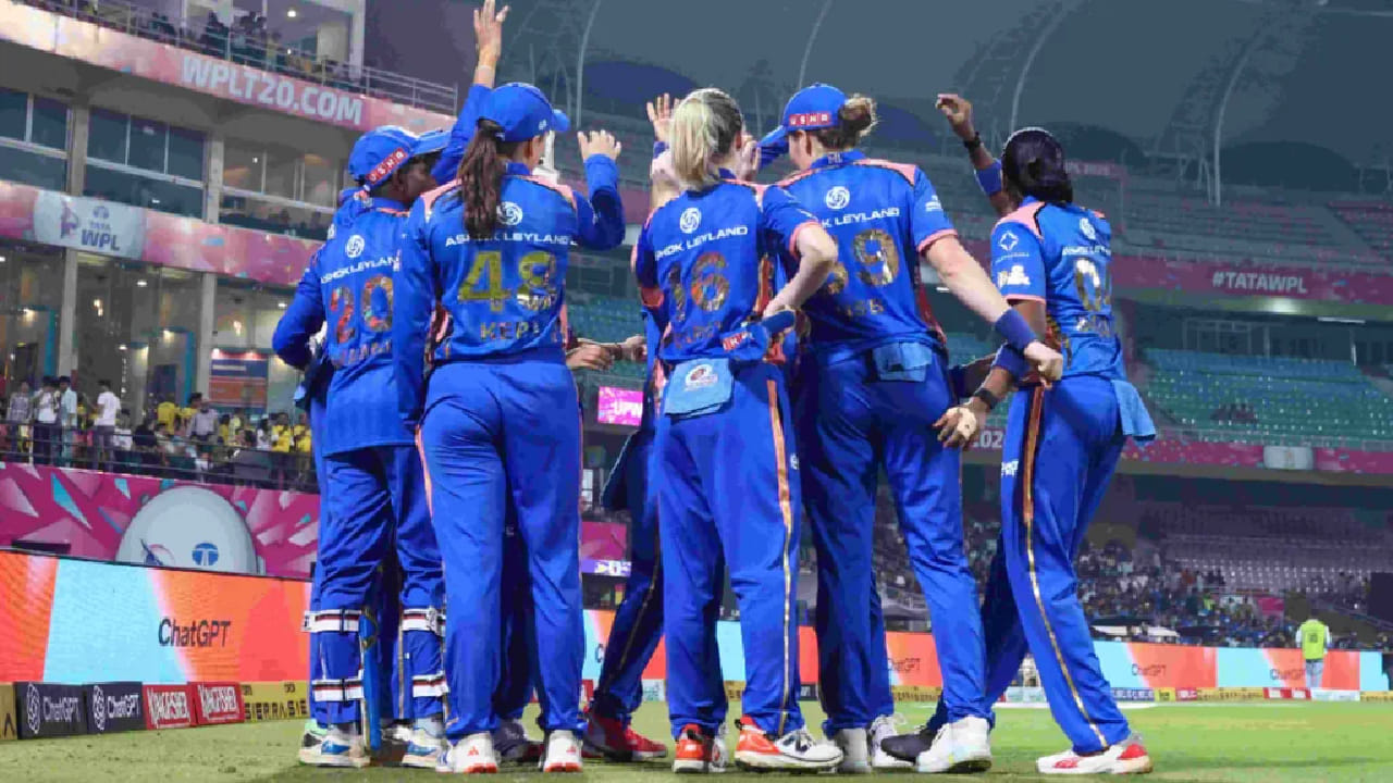 ಆದರೆ ಇತ್ತ ಎರಡು ಪಂದ್ಯಗಳಲ್ಲಿ ಮಾತ್ರ ಗೆದ್ದಿರುವ ಮುಂಬೈ ಇಂಡಿಯನ್ಸ್ +0.046 ನೆಟ್ ರನ್ ರೇಟ್ ಹೊಂದಿದೆ. ಇದೇ ಕಾರಣದಿಂದಾಗಿ ಹ್ಯಾಟ್ರಿಕ್ ಸೋಲುಗಳ ಹೊರತಾಗಿಯೂ ಅಂಕ ಪಟ್ಟಿಯಲ್ಲಿ ದ್ವಿತೀಯ ಸ್ಥಾನ ಕಾಯ್ದುಕೊಳ್ಳುವಲ್ಲಿ ಹರ್ಮನ್​ಪ್ರೀತ್ ಕೌರ್ ಪಡೆ ಯಶಸ್ವಿಯಾಗಿದೆ.