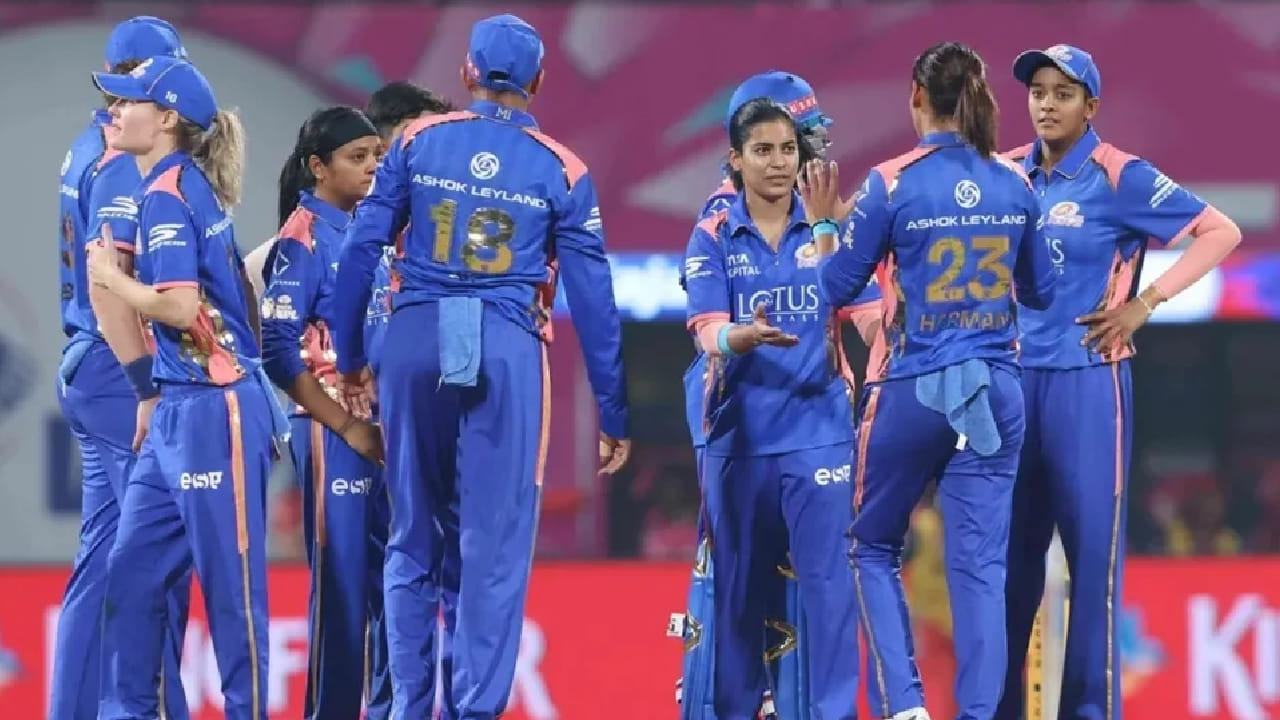 ಈ ಎರಡು ಗೆಲುವುಗಳ ಬಳಿಕ ಮುಂಬೈ ಇಂಡಿಯನ್ಸ್ ಬ್ಯಾಕ್ ಟು ಬ್ಯಾಕ್ ಸೋಲನುಭವಿಸಿದೆ. ಯುಪಿ ವಾರಿಯರ್ಸ್ ವಿರುದ್ಧ ಎರಡೂ ಪಂದ್ಯಗಳಲ್ಲೂ ಸೋತಿದ್ದ ಮುಂಬೈ ಇಂಡಿಯನ್ಸ್ ಇದೀಗ ಡೆಲ್ಲಿ ಕ್ಯಾಪಿಟಲ್ಸ್ ವಿರುದ್ಧದ ಪಂದ್ಯದಲ್ಲೂ ಮುಗ್ಗರಿಸಿದೆ.