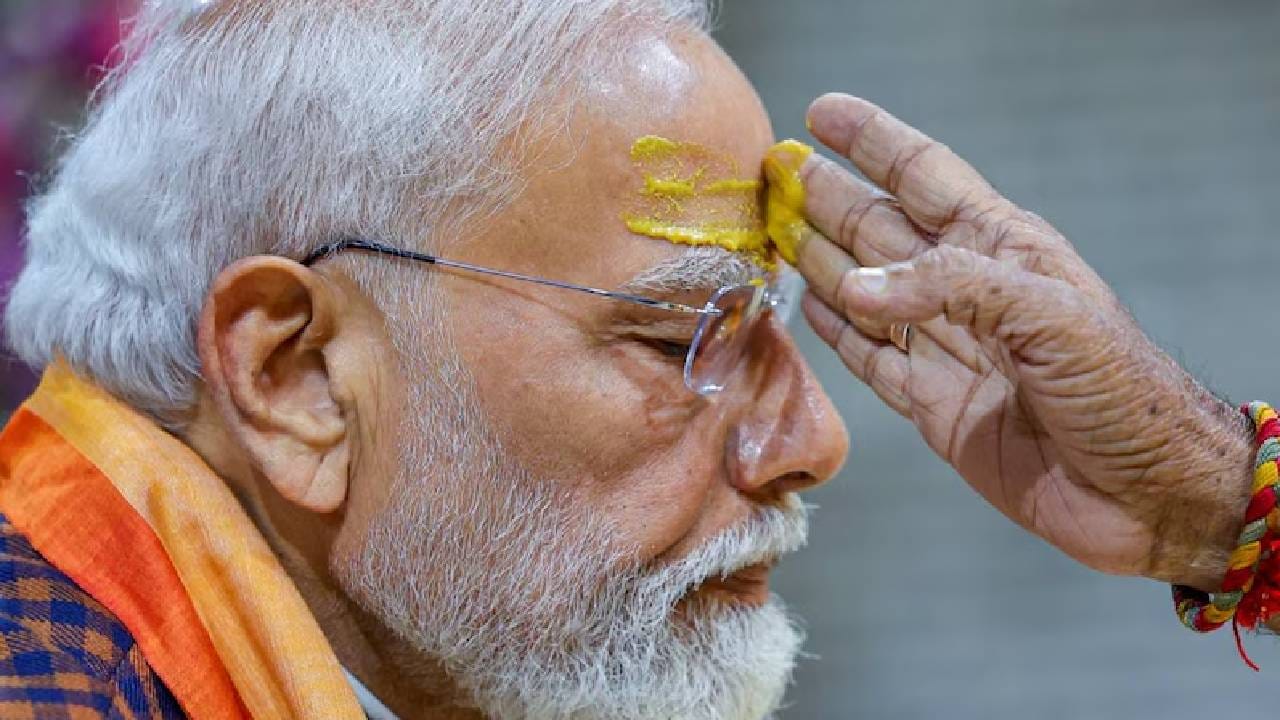 ಭಾರತ ಮತ್ತು ಜರ್ಮನಿ 25 ವರ್ಷಗಳ ಕಾರ್ಯತಂತ್ರದ ಪಾಲುದಾರಿಕೆಯನ್ನು ಆಚರಿಸುತ್ತಿವೆ. ಪ್ರಧಾನಿ ಮೋದಿ ಅವರು ಚಾನ್ಸೆಲರ್ ಮೆರ್ಜ್ ಅವರೊಂದಿಗೆ ರಕ್ಷಣೆ ಮತ್ತು ವ್ಯಾಪಾರದಂತಹ ಪ್ರಮುಖ ವಿಷಯಗಳ ಬಗ್ಗೆ ಚರ್ಚಿಸಲಿದ್ದಾರೆ. ಗಾಂಧಿನಗರದ ಮಹಾತ್ಮ ಮಂದಿರದಲ್ಲಿ ಎರಡೂ ದೇಶಗಳ ನಡುವೆ ನಿಯೋಗ ಮಟ್ಟದ ಮಾತುಕತೆ ನಡೆಯಲಿದೆ. ಈ ಭೇಟಿ ಸಾಂಸ್ಕೃತಿಕ ಮಾತ್ರವಲ್ಲ, ಜಾಗತಿಕ ರಾಜತಾಂತ್ರಿಕತೆಯಲ್ಲಿ ಪ್ರಮುಖ ಬದಲಾವಣೆ ತರಲಿದೆ.
