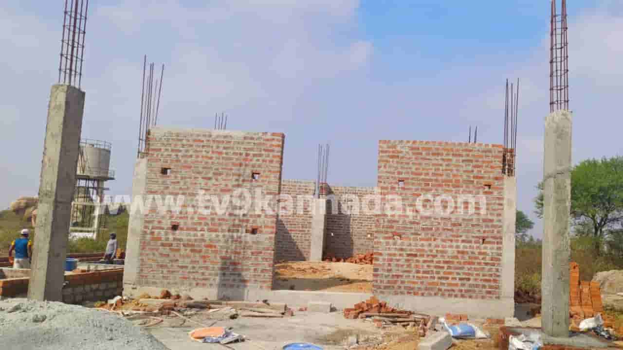 ಸರ್ಕಾರಿ ಶಾಲೆಯ ಜಾಗ ಕಬಳಿಸಿ ನಿರ್ಮಾಣವಾಗ್ತಿದೆ ಮಸೀದಿ! ಮುಳಬಾಗಿಲು ಗುಂಡ್ಲಹಳ್ಳಿ ಗ್ರಾಮದಲ್ಲಿ ಭಾರಿ ವಿವಾದ