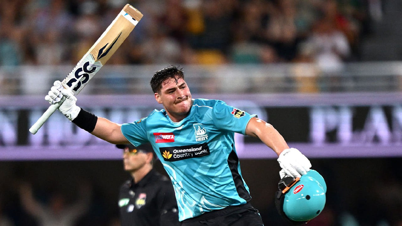 2022-23 ರ ಸೀಸನ್​​​ನಲ್ಲಿ ಒಟ್ಟು 6 ಶತಕಗಳು ಮೂಡಿಬಂದಿದ್ದವು. ಅದಕ್ಕೂ ಮುನ್ನ 2015-16 ರಲ್ಲಿ 5 ಸೆಂಚುರಿಗಳು ದಾಖಲಾಗಿದ್ದವು. ಅಲ್ಲದೆ ಕಳೆದ ಸೀಸನ್​​ನಲ್ಲಿ ದಾಖಲಾದ ಒಟ್ಟು ಶತಕಗಳ ಸಂಖ್ಯೆ ಕೇವಲ 5 ಮಾತ್ರ. ಆದರೆ ಈ ಬಾರಿ ಬ್ಯಾಟರ್​​ಗಳು ಭರ್ಜರಿ ಪ್ರದರ್ಶನ ನೀಡಿದ್ದಾರೆ.