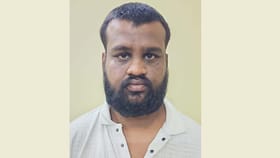 ತಂದೆ-ತಾಯಿ, ಸಹೋದರಿಯನ್ನು ಕೊಂದ ಯುವಕ: ಕೇಸ್ ಕೊಡಲು ಹೋಗಿ ಸತ್ಯ ಕಕ್ಕಿದ ಭೂಪ