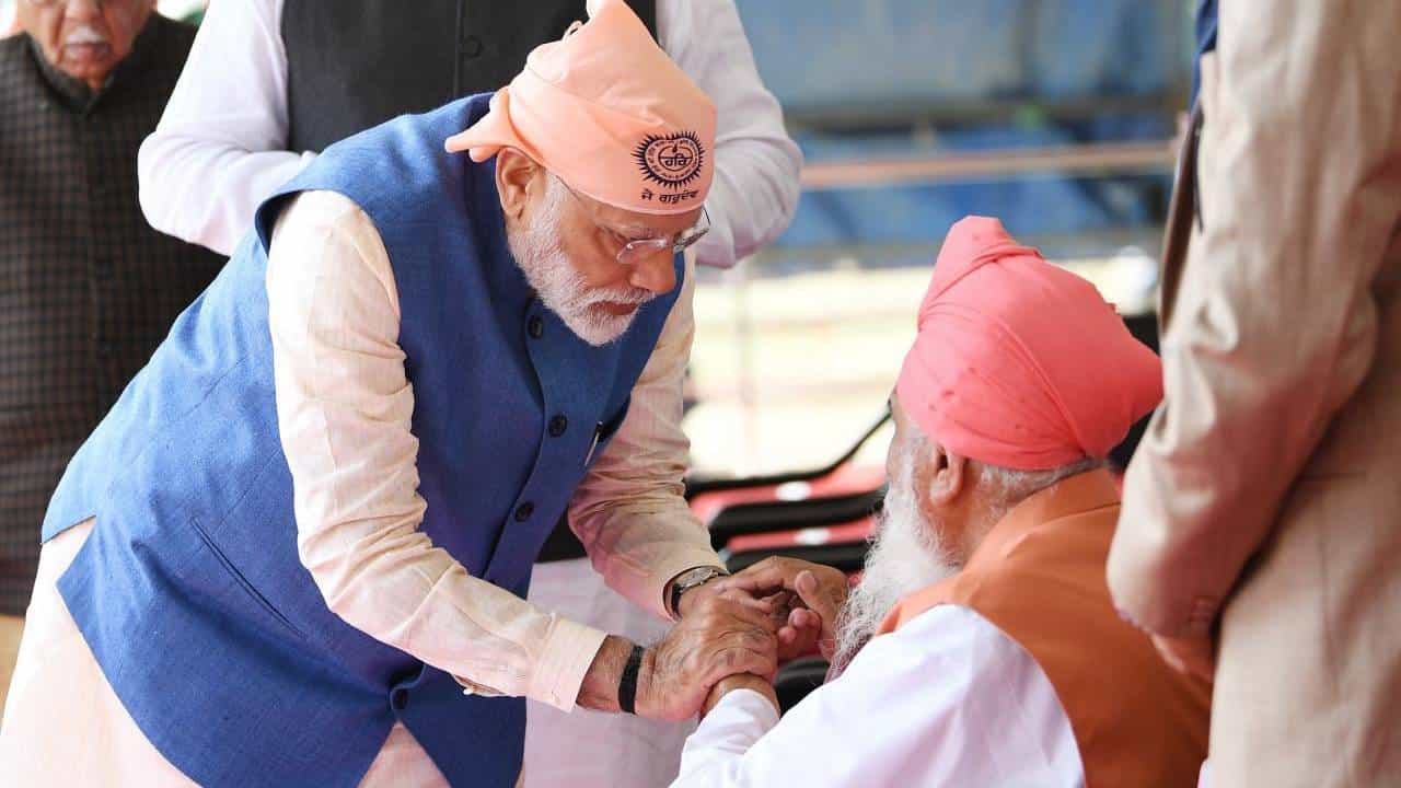 ರವಿದಾಸ್ ಜಯಂತಿ: ಬಾಂಬ್ ಬೆದರಿಕೆ ನಡುವೆ ಇಂದು ಪ್ರಧಾನಿ ಮೋದಿ ಪಂಜಾಬ್ ಭೇಟಿ; ಅದಂಪುರ್ ಏರ್ಪೋರ್ಟ್ಗೆ ಗುರು ರವಿದಾಸ್ ಹೆಸರು ರವಿದಾಸ್ ಜಯಂತಿ: ಬಾಂಬ್ ಬೆದರಿಕೆ ನಡುವೆ ಇಂದು ಪ್ರಧಾನಿ ಮೋದಿ ಪಂಜಾಬ್ ಭೇಟಿ; ಅದಂಪುರ್ ಏರ್ಪೋರ್ಟ್ಗೆ ಗುರು ರವಿದಾಸ್ ಹೆಸರು