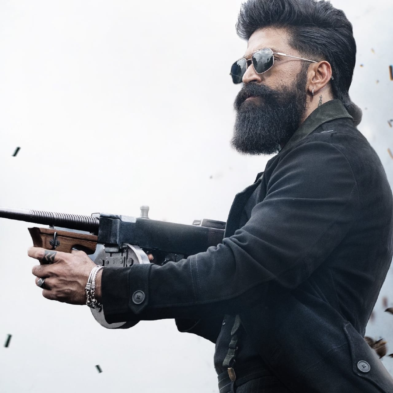 ಯಶ್ ನಟನೆಯ ‘ಟಾಕ್ಸಿಕ್’ ಸಿನಿಮಾ ಪ್ರಸ್ತುತ ಭಾರತ ಚಿತ್ರರಂಗದ ಬಲು ನಿರೀಕ್ಷಿತ ಸಿನಿಮಾಗಳಲ್ಲಿ ಒಂದು. ಸಿನಿಮಾ ಬಿಡುಗಡೆಗೆ ದೇಶದಾದ್ಯಂತ ಸಿನಿಮಾ ಪ್ರೇಮಿಗಳು ಕಾತರರಾಗಿ ಕಾಯುತ್ತಿದ್ದಾರೆ.