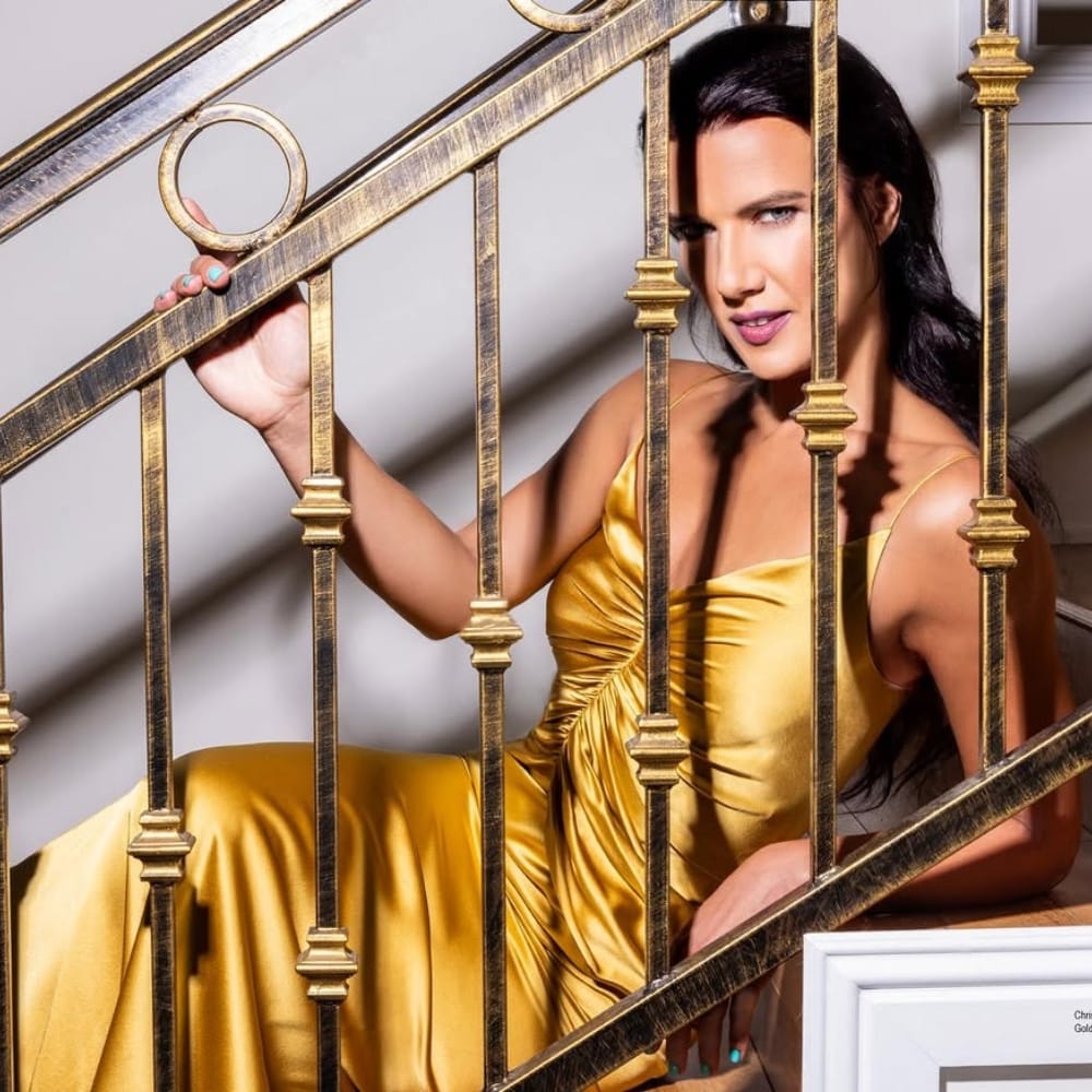 7 ಹೆವೆನ್ ಹೆಸರಿನ ಸಿನಿಮಾ ನಿರ್ಮಾಣ ಸಂಸ್ಥೆ ಹೊಂದಿರುವ ನಟೇಲಿ ಬರ್ನ್, ನಟರ ತರಬೇತಿ ಮತ್ತು ಸ್ಟುಡಿಯೋ ‘ಬಾರ್ನ್ ಟು ಬರ್ನ್’ ನ ಸಿಇಓ ಸಹ ಆಗಿದ್ದಾರೆ. ಆಕ್ಟರ್ಸ್ ಸ್ಟುಡಿಯೋ ಮತ್ತು ಟೆಲಿವಿಷನ್ ಅಕಾಡೆಮಿಯ ಸದಸ್ಯೆಯೂ ಆಗಿದ್ದಾರೆ.